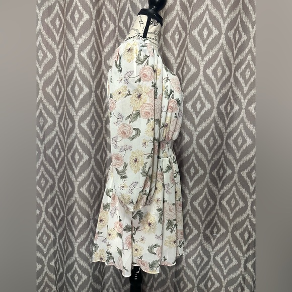 She + Sky Floral Romper - Picture 3 of 6